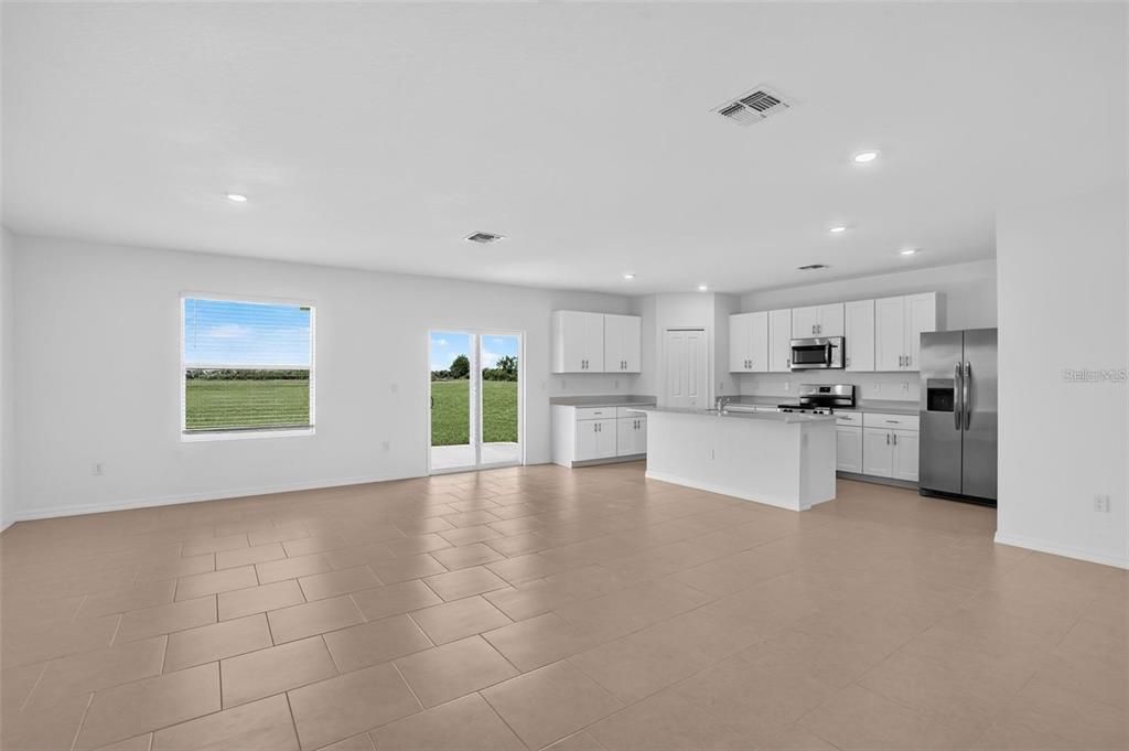 For Sale: $344,298 (5 beds, 2 baths, 2112 Square Feet)