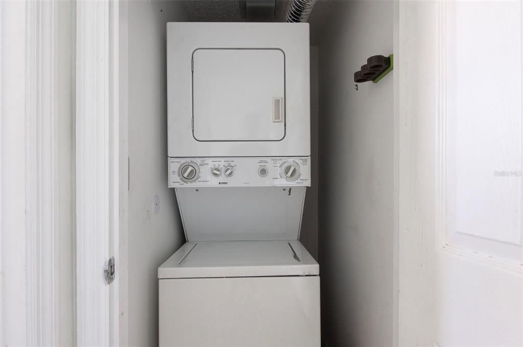 En Venta: $312,000 (1 camas, 1 baños, 915 Pies cuadrados)