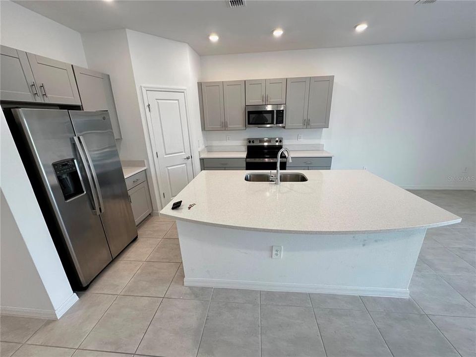 For Rent: $1,850 (3 beds, 2 baths, 1373 Square Feet)