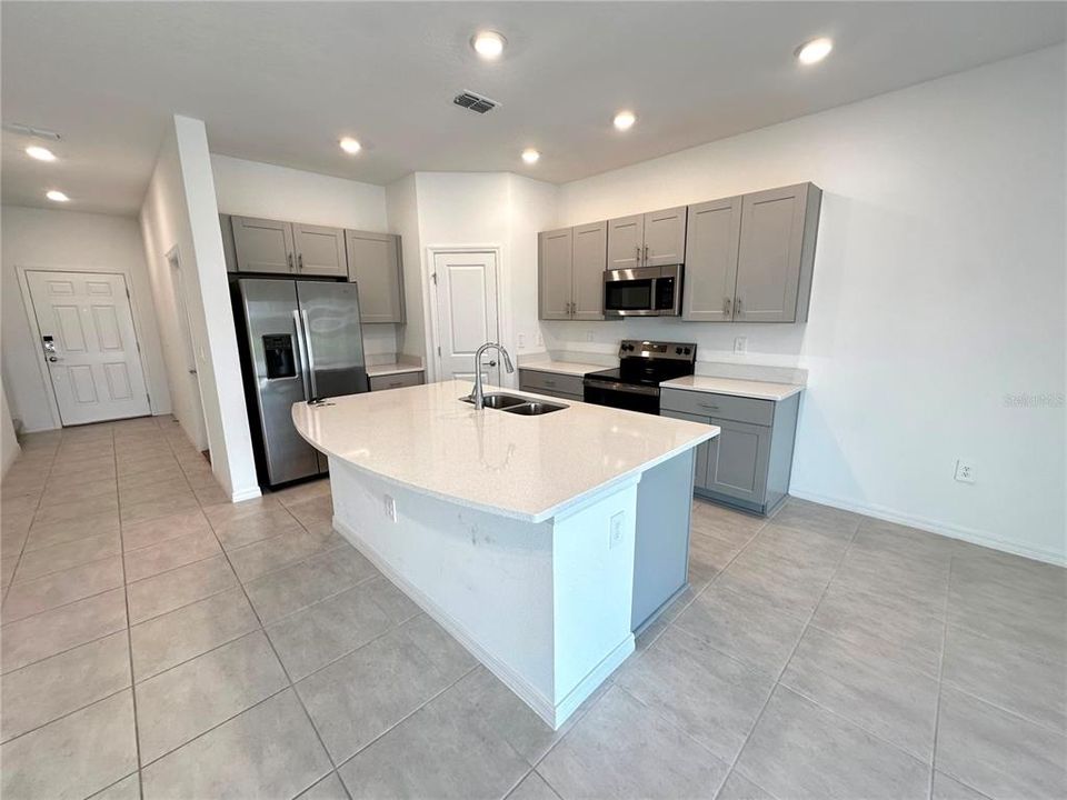 For Rent: $1,850 (3 beds, 2 baths, 1373 Square Feet)