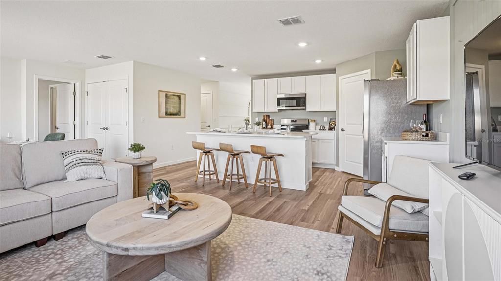 For Sale: $278,070 (3 beds, 2 baths, 1328 Square Feet)