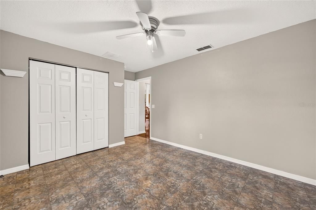 For Sale: $259,900 (3 beds, 2 baths, 1423 Square Feet)
