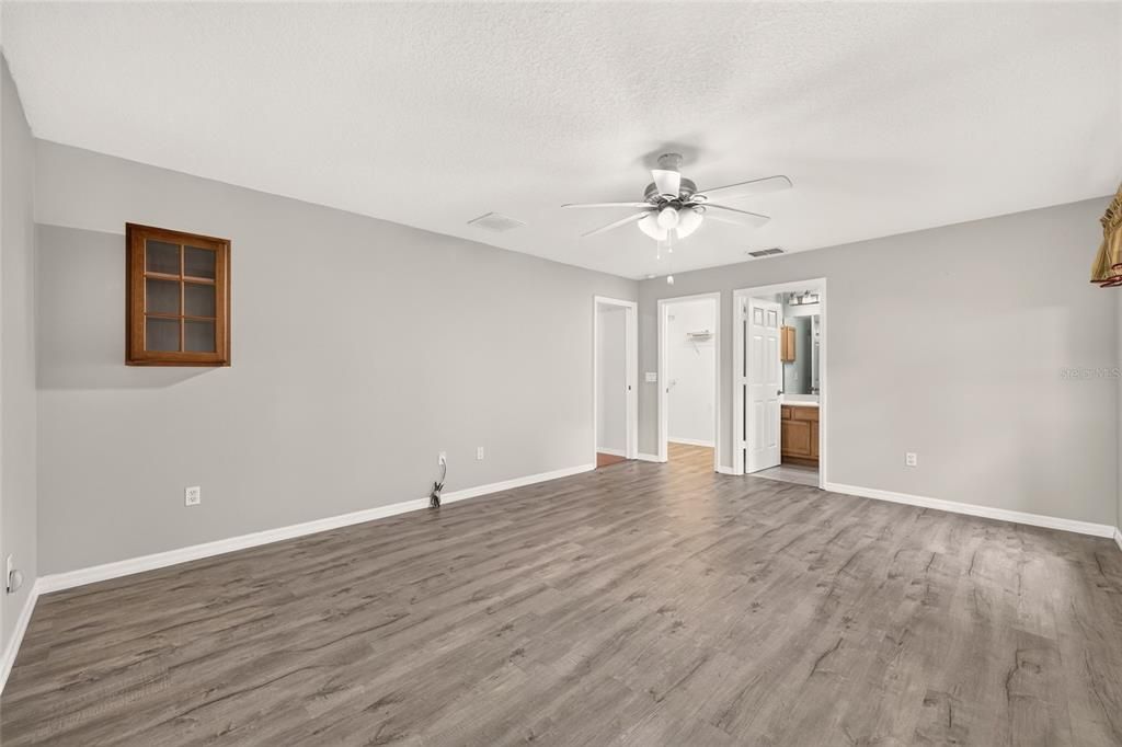 For Sale: $259,900 (3 beds, 2 baths, 1423 Square Feet)