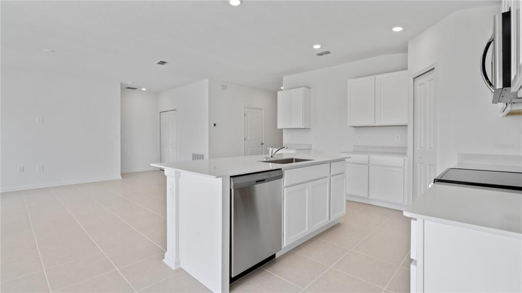 En Venta: $310,450 (4 camas, 2 baños, 1824 Pies cuadrados)