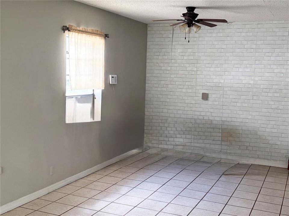 For Sale: $199,900 (3 beds, 1 baths, 1175 Square Feet)