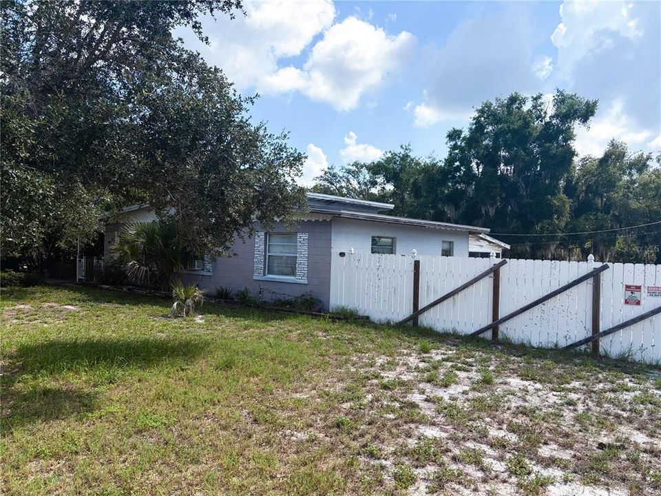 For Sale: $199,900 (3 beds, 1 baths, 1175 Square Feet)