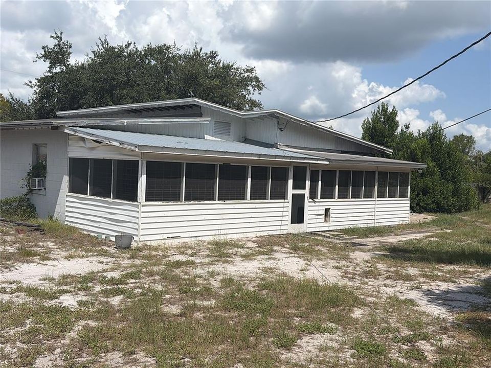 For Sale: $199,900 (3 beds, 1 baths, 1175 Square Feet)