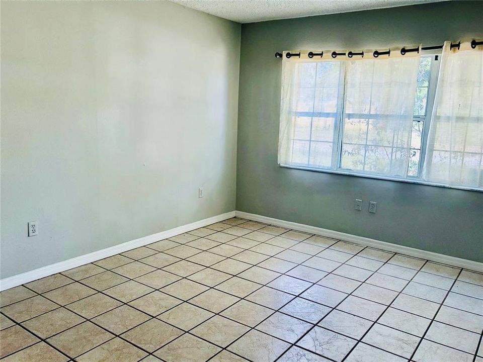 For Sale: $199,900 (3 beds, 1 baths, 1175 Square Feet)
