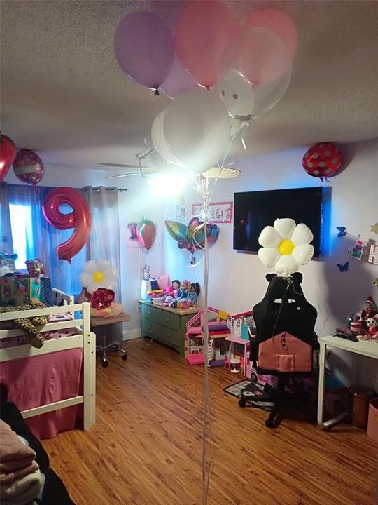 For Sale: $120,000 (2 beds, 1 baths, 874 Square Feet)
