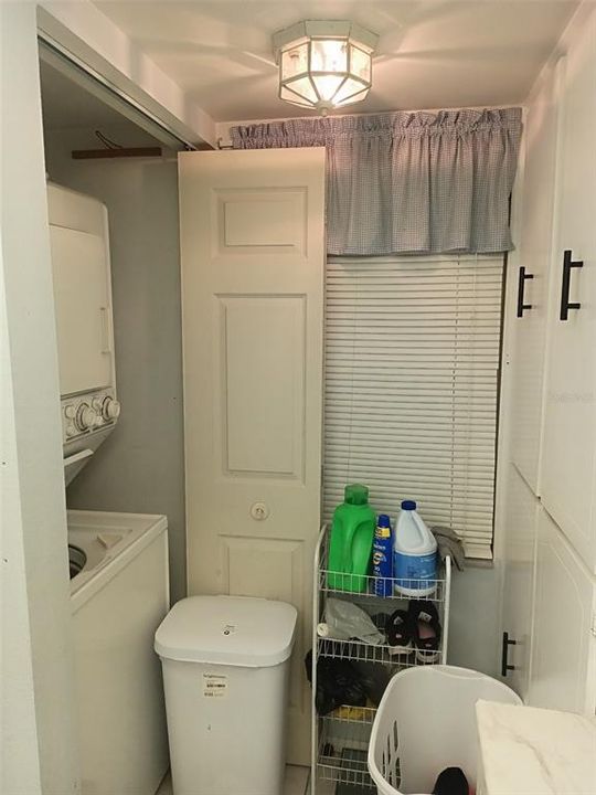 For Sale: $120,000 (2 beds, 1 baths, 874 Square Feet)