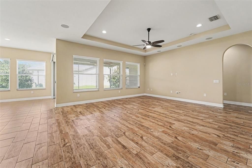 For Sale: $525,000 (4 beds, 3 baths, 2910 Square Feet)