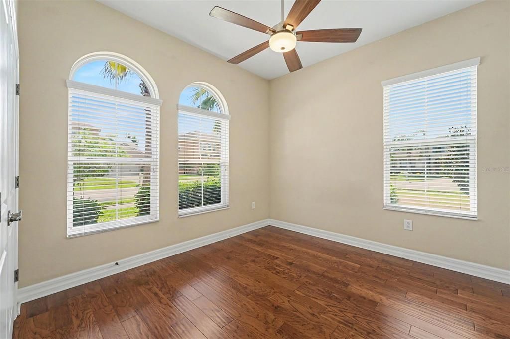 For Sale: $525,000 (4 beds, 3 baths, 2910 Square Feet)