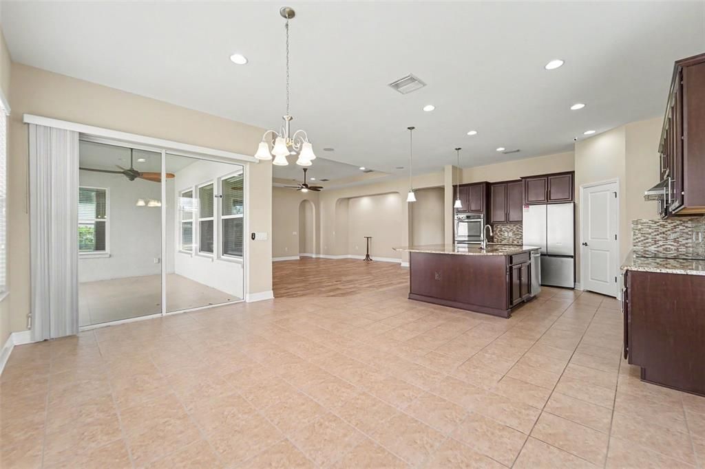 For Sale: $525,000 (4 beds, 3 baths, 2910 Square Feet)