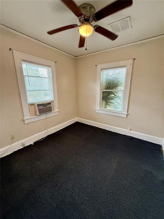 For Rent: $1,400 (2 beds, 1 baths, 800 Square Feet)