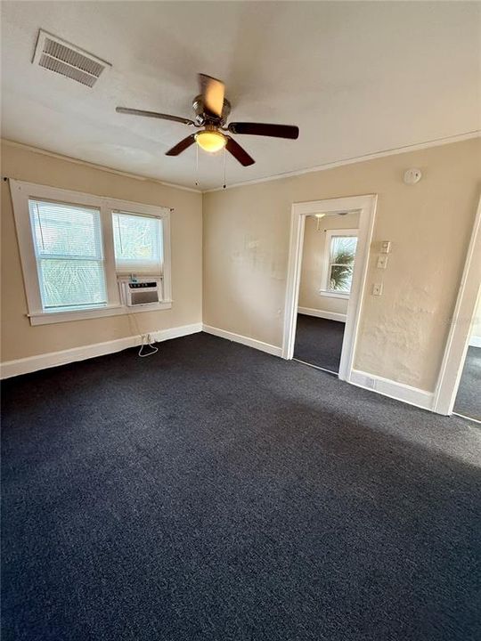 For Rent: $1,400 (2 beds, 1 baths, 800 Square Feet)