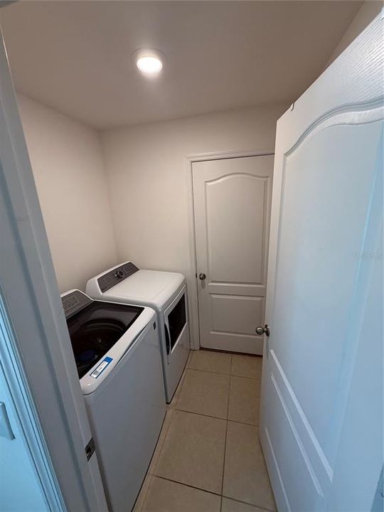 For Rent: $2,100 (3 beds, 2 baths, 1550 Square Feet)