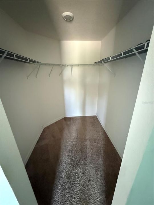 For Rent: $2,100 (3 beds, 2 baths, 1550 Square Feet)