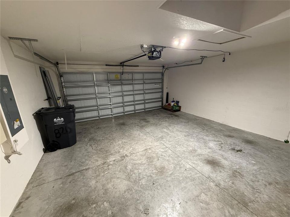 For Rent: $2,100 (3 beds, 2 baths, 1550 Square Feet)