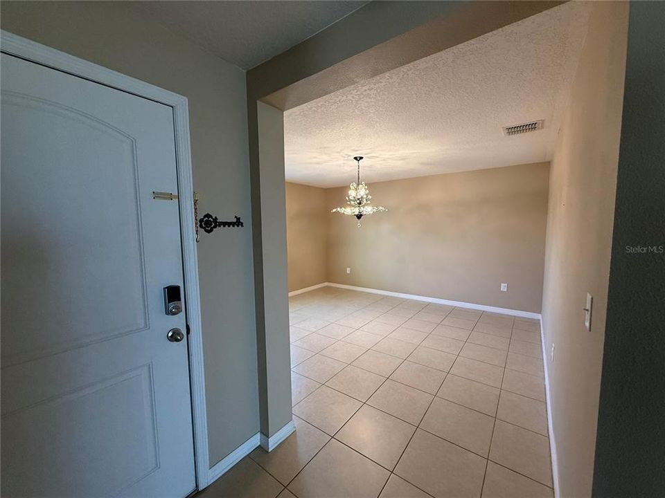 For Rent: $2,100 (3 beds, 2 baths, 1550 Square Feet)