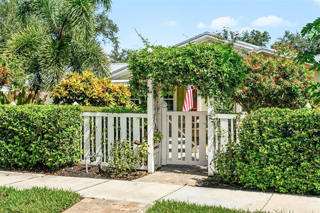For Sale: $1,495,000 (3 beds, 3 baths, 1824 Square Feet)