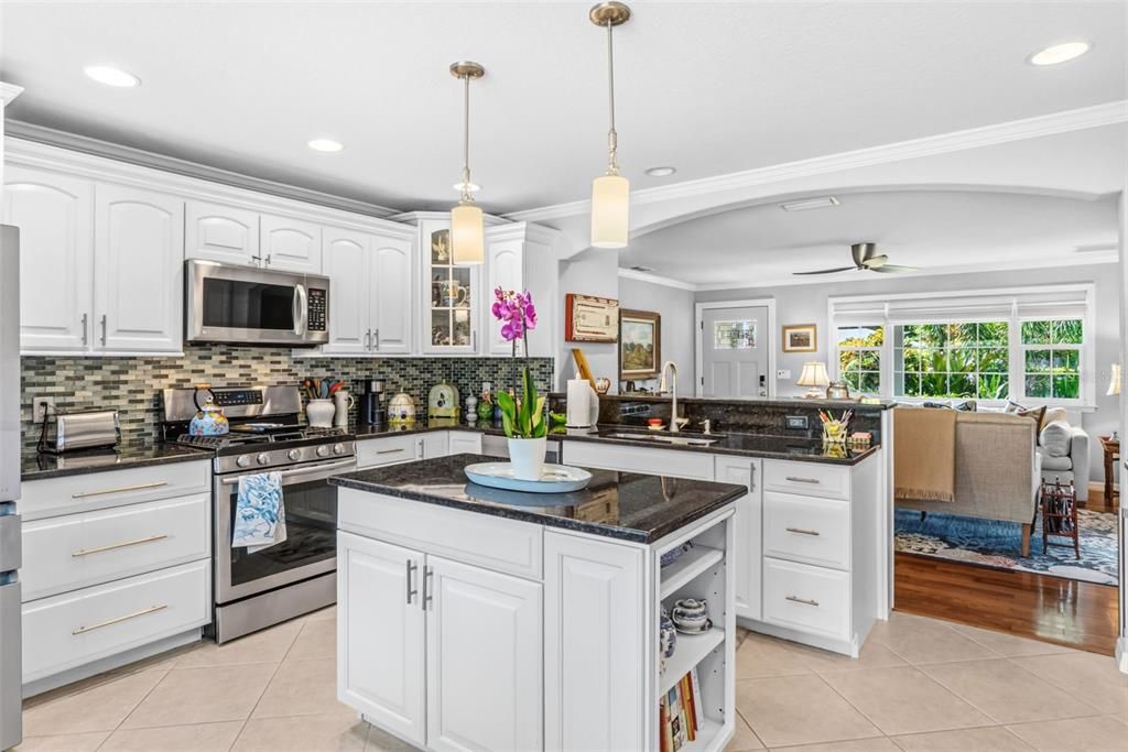 For Sale: $1,495,000 (3 beds, 3 baths, 1824 Square Feet)