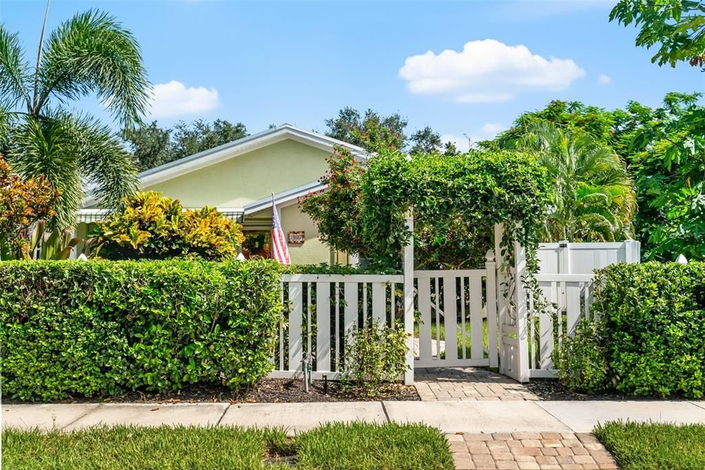 For Sale: $1,495,000 (3 beds, 3 baths, 1824 Square Feet)