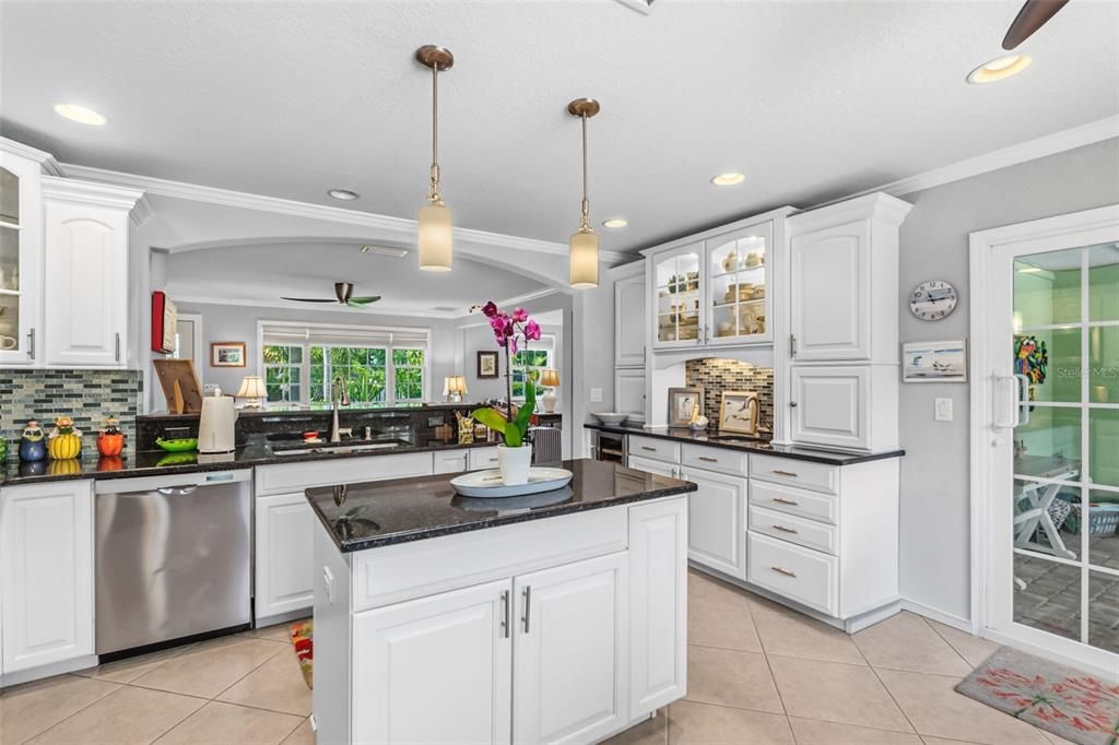 For Sale: $1,495,000 (3 beds, 3 baths, 1824 Square Feet)