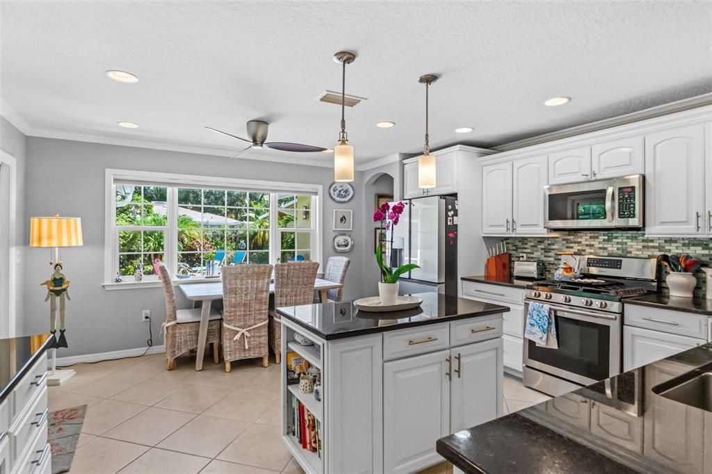 For Sale: $1,495,000 (3 beds, 3 baths, 1824 Square Feet)