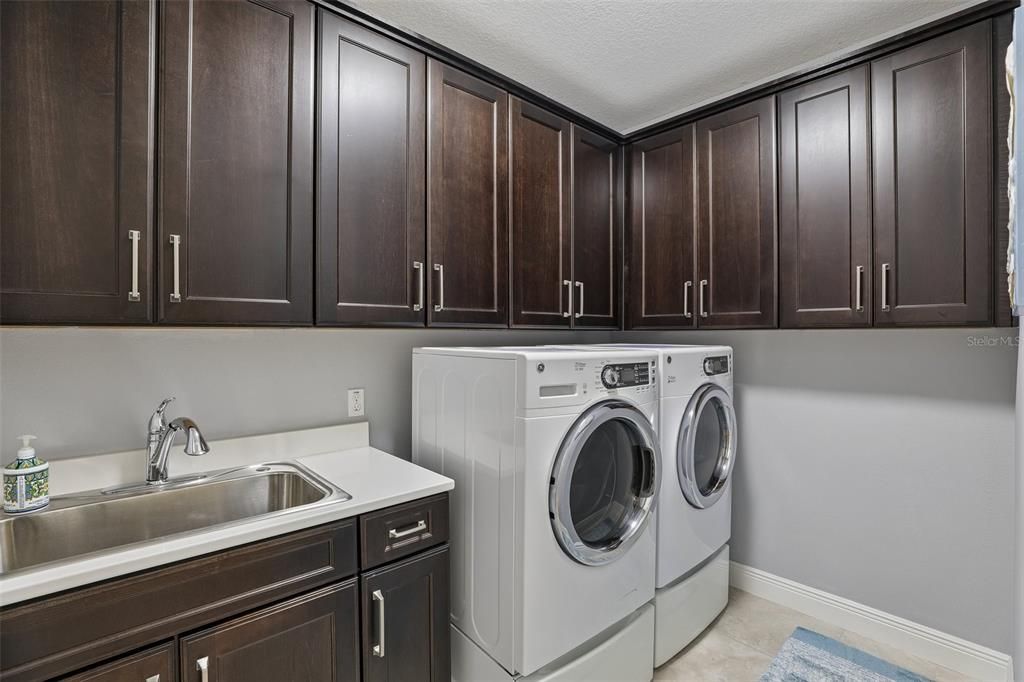 Active With Contract: $820,000 (3 beds, 3 baths, 3272 Square Feet)