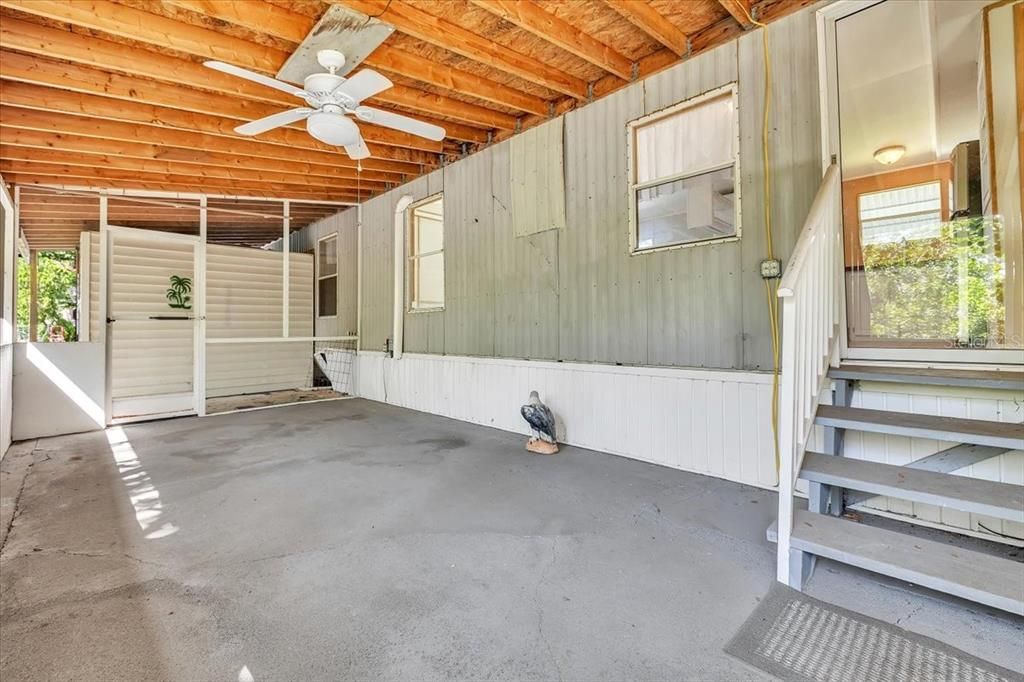 For Sale: $100,000 (3 beds, 2 baths, 924 Square Feet)