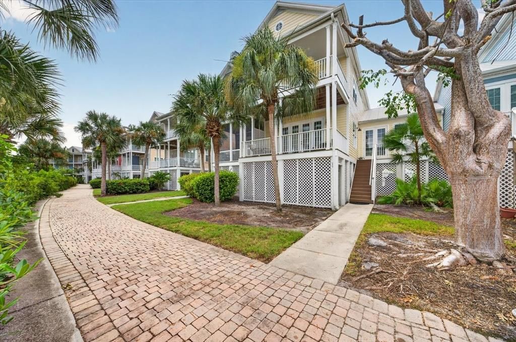 For Sale: $1,200,000 (3 beds, 3 baths, 2280 Square Feet)