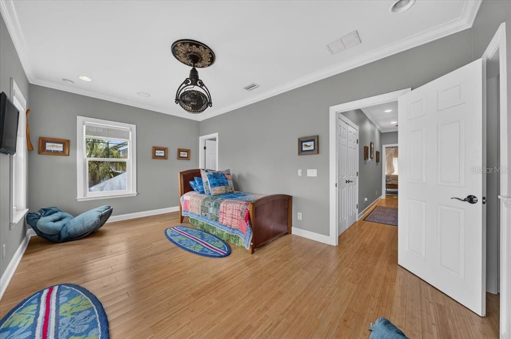 For Sale: $1,200,000 (3 beds, 3 baths, 2280 Square Feet)