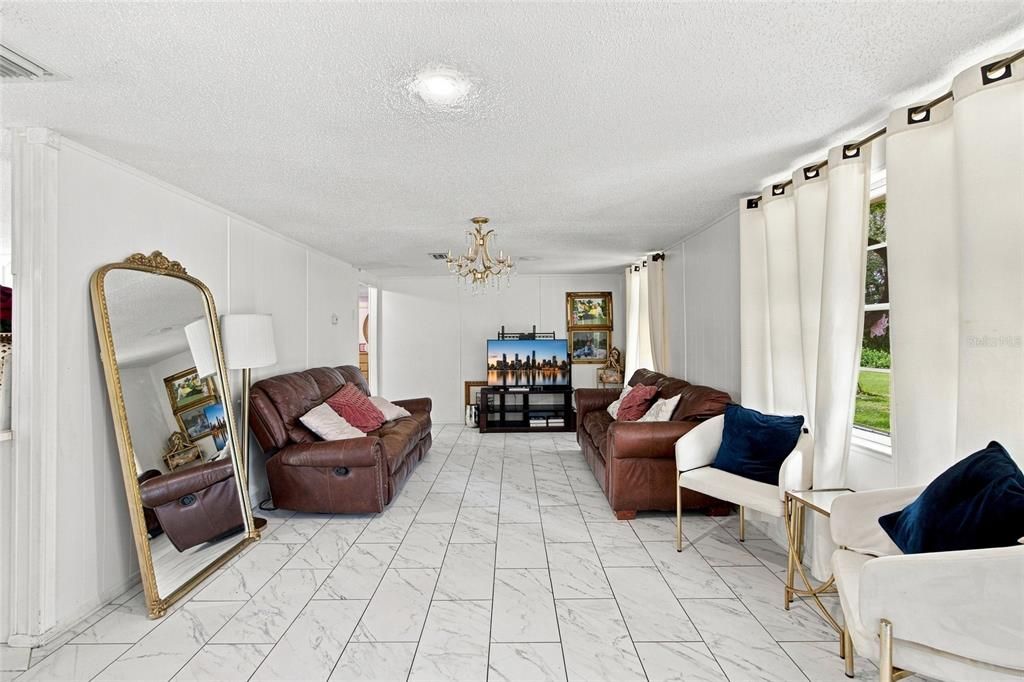 En Venta: $369,000 (2 camas, 2 baños, 1512 Pies cuadrados)