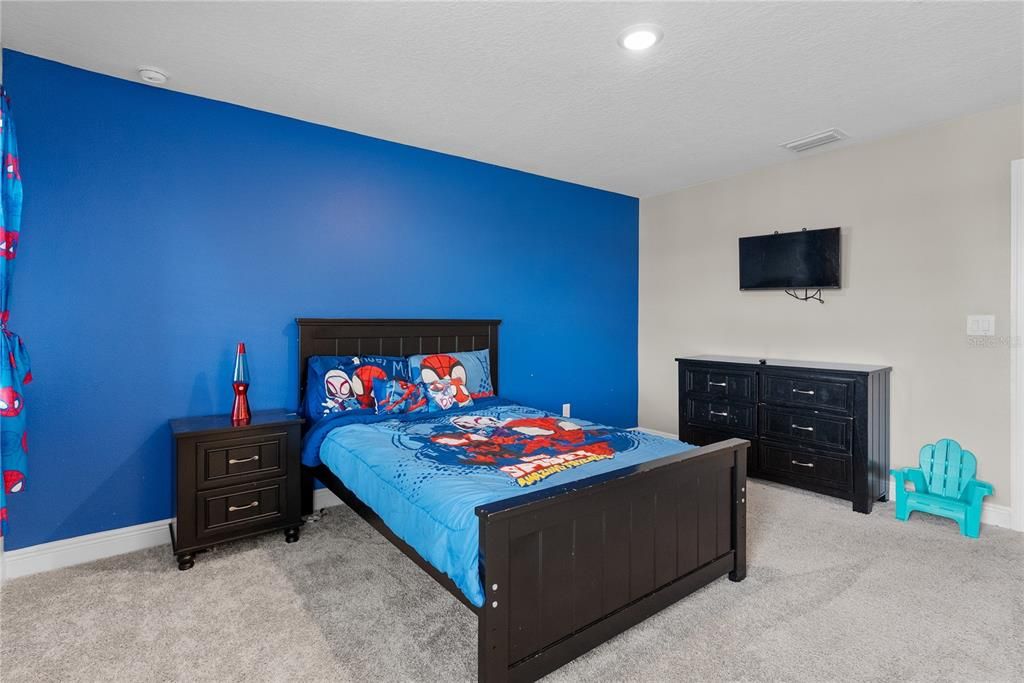 En Venta: $776,999 (5 camas, 4 baños, 3573 Pies cuadrados)