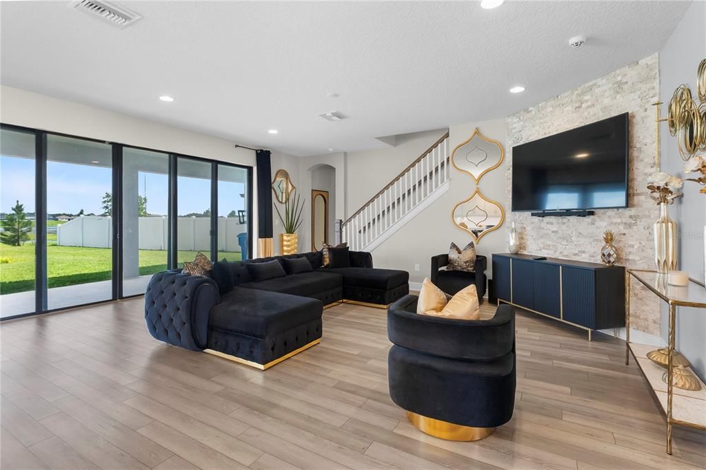En Venta: $776,999 (5 camas, 4 baños, 3573 Pies cuadrados)