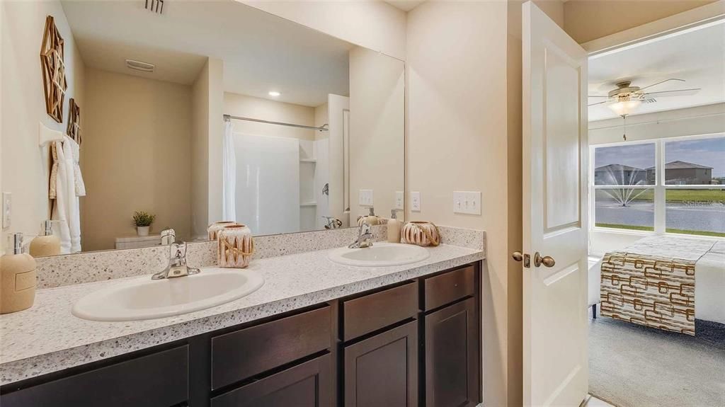 For Sale: $349,900 (3 beds, 2 baths, 1510 Square Feet)