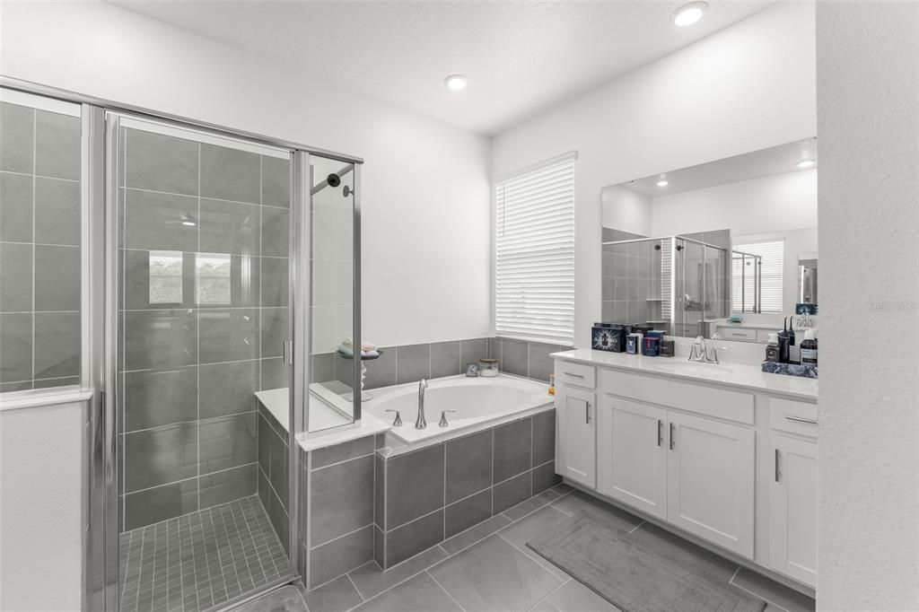 For Sale: $675,000 (4 beds, 3 baths, 2909 Square Feet)
