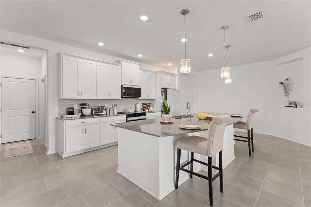 For Sale: $675,000 (4 beds, 3 baths, 2909 Square Feet)