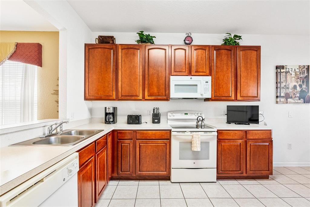For Sale: $629,900 (5 beds, 5 baths, 2494 Square Feet)
