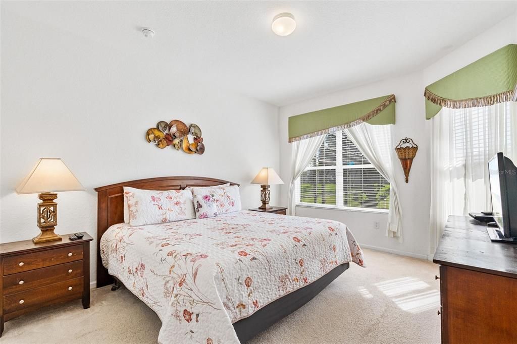 For Sale: $629,900 (5 beds, 5 baths, 2494 Square Feet)