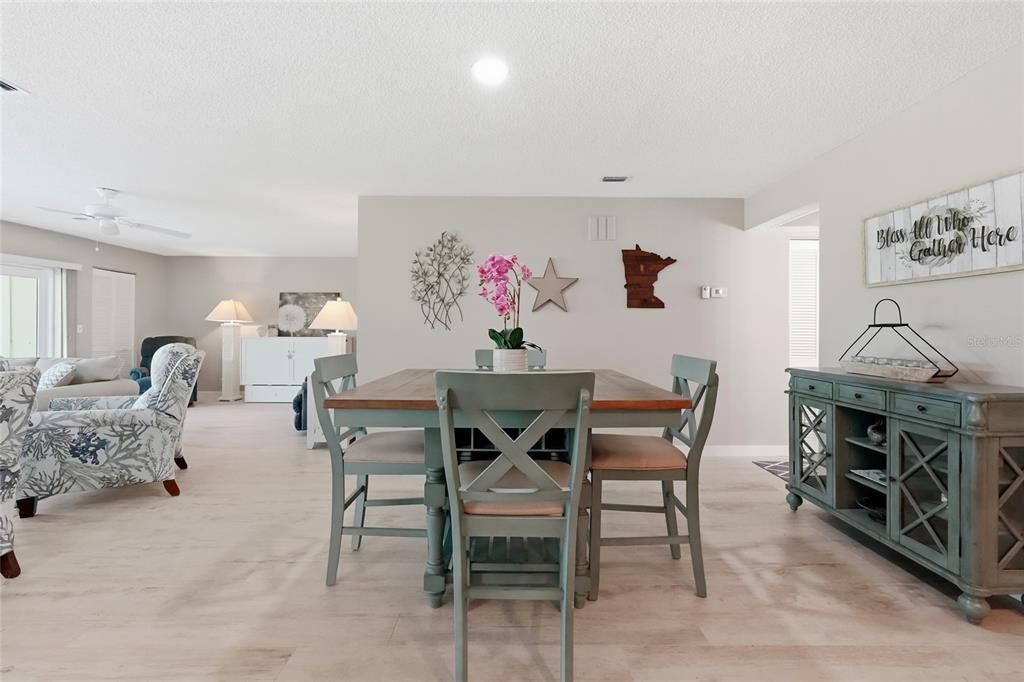 For Sale: $269,000 (2 beds, 2 baths, 1487 Square Feet)
