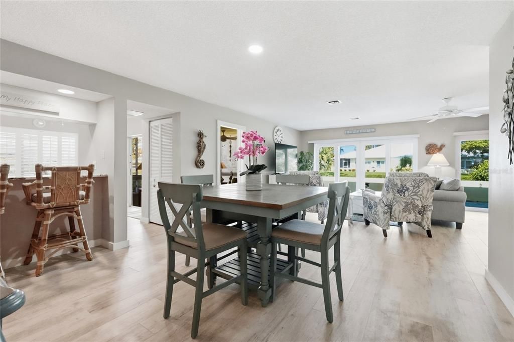 For Sale: $269,000 (2 beds, 2 baths, 1487 Square Feet)