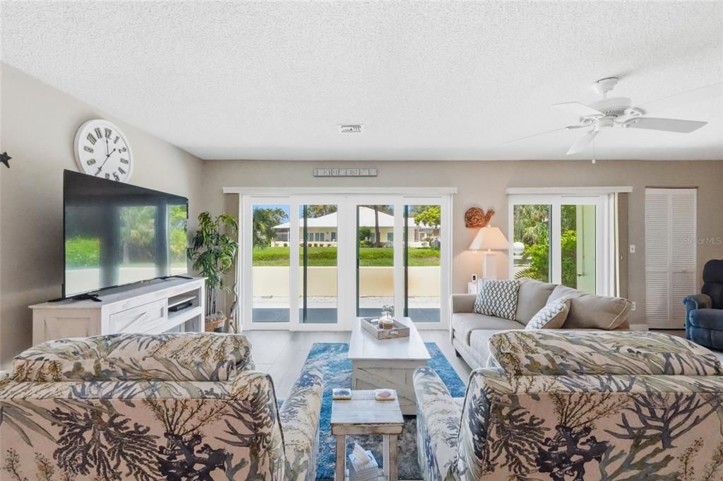 For Sale: $269,000 (2 beds, 2 baths, 1487 Square Feet)
