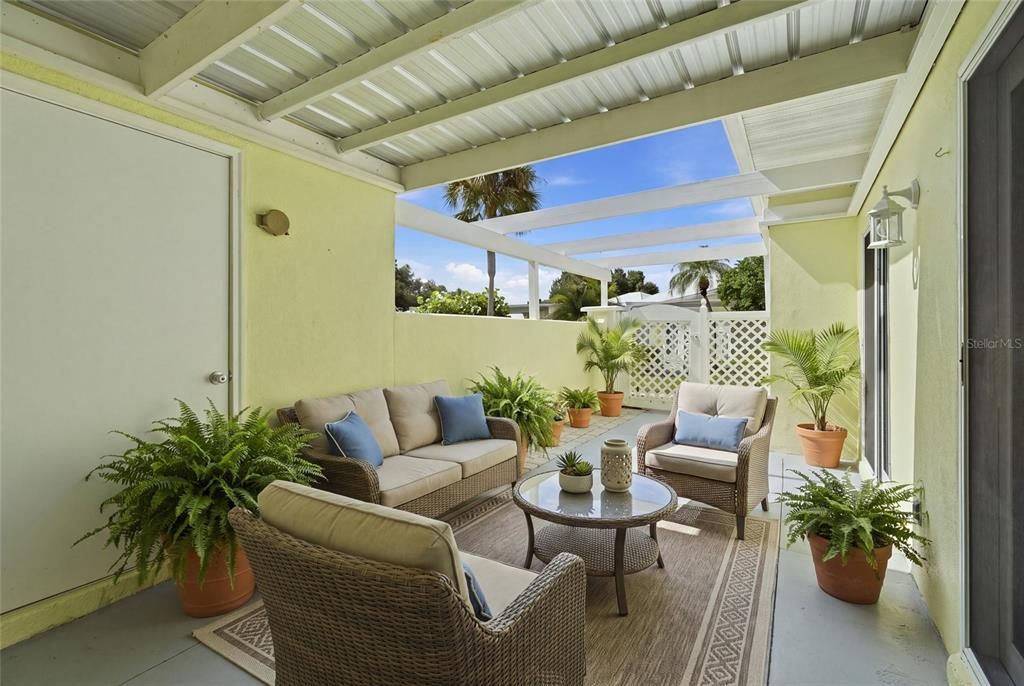 For Sale: $269,000 (2 beds, 2 baths, 1487 Square Feet)