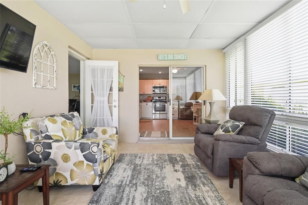 For Sale: $269,000 (2 beds, 2 baths, 1487 Square Feet)