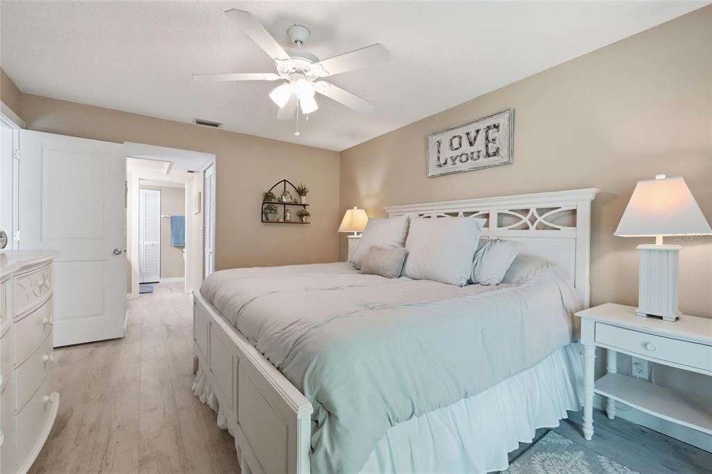 For Sale: $269,000 (2 beds, 2 baths, 1487 Square Feet)