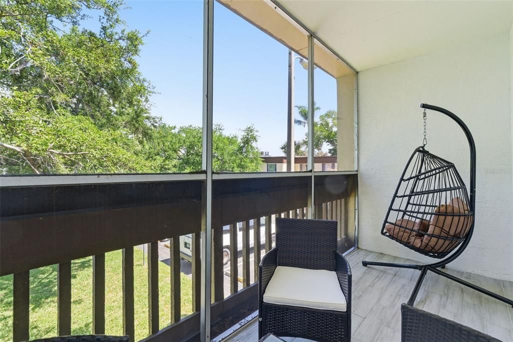 For Rent: $1,650 (1 beds, 1 baths, 710 Square Feet)