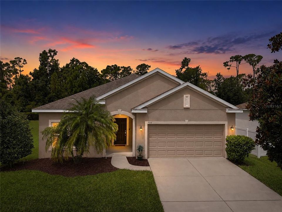 For Sale: $365,000 (4 beds, 2 baths, 1843 Square Feet)