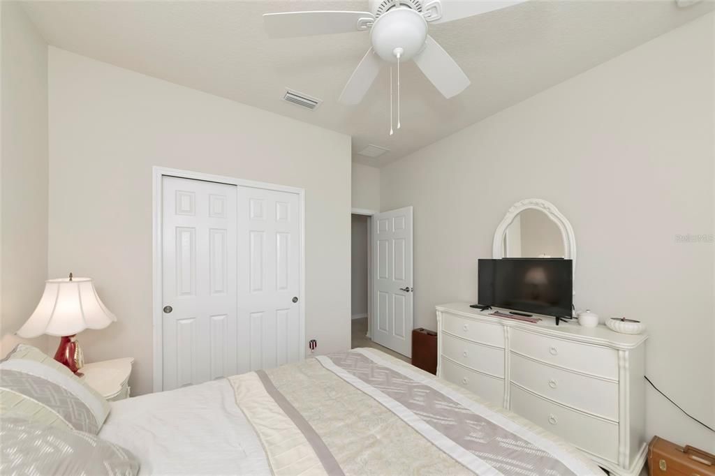 For Sale: $365,000 (4 beds, 2 baths, 1843 Square Feet)