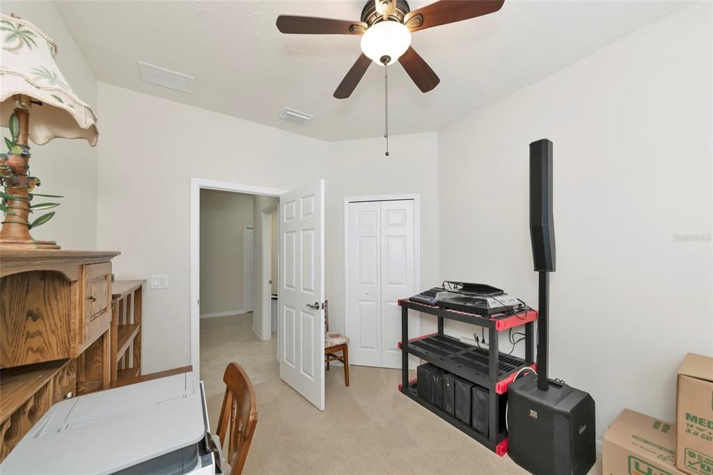 For Sale: $365,000 (4 beds, 2 baths, 1843 Square Feet)